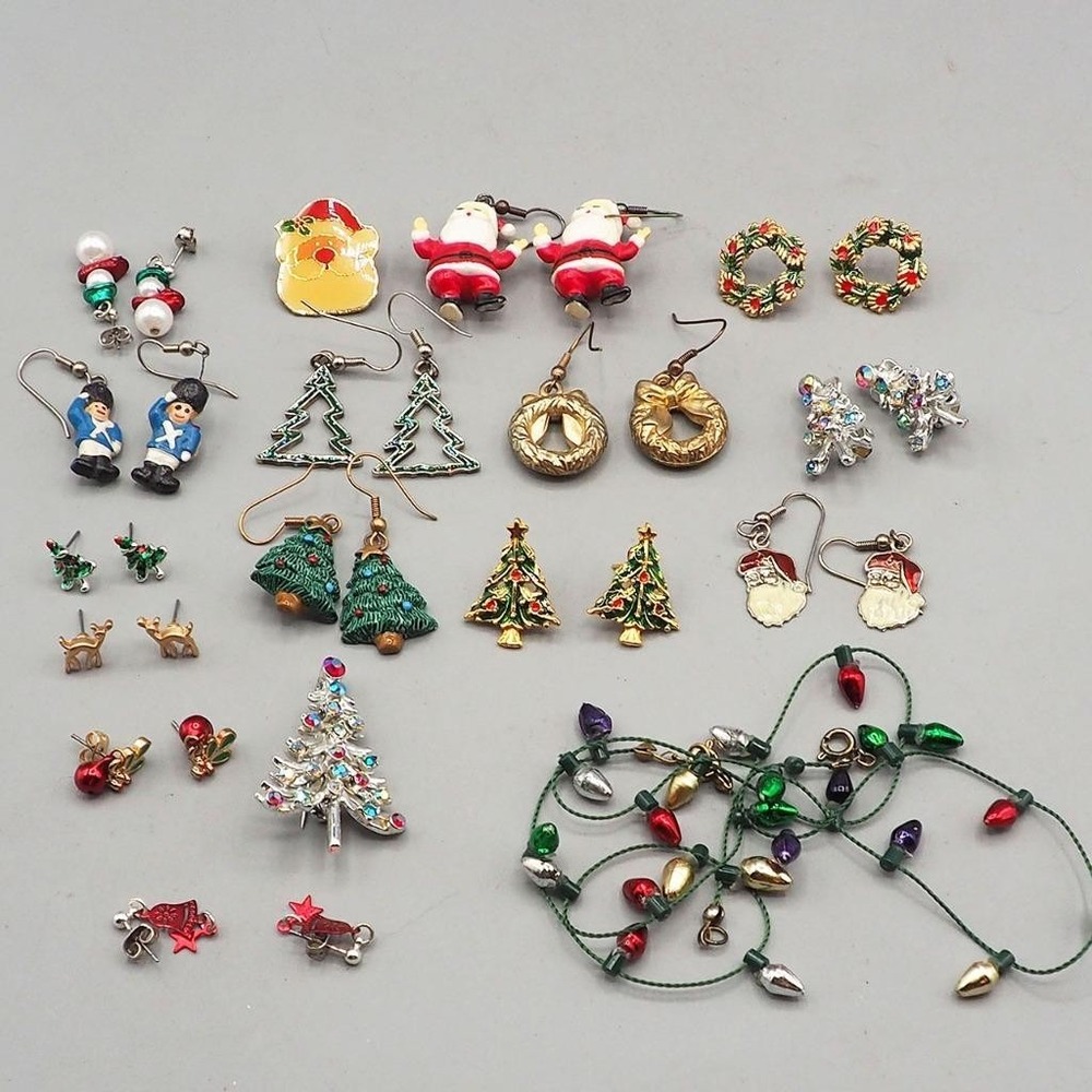 Lot of Christmas Jewelry Earrings Brooch & Pin